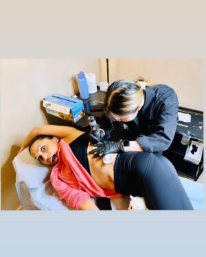 Danielle Nicolet Instagram - So many pics I want to share about tonight’s episode, but they’re all spoilers! So instead, here’s pics of the tattoo I got while shooting tonight’s episode 🖋️😁