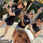 Danielle Nicolet Instagram - #UNIONSTRONG💪🏽 - Grateful to have such a wonderful base of friends to be on the picket lines with! All of @sagaftra & @wgawest are sticking together fighting the good fight!