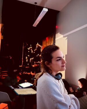 Danielle Nicolet Instagram - I couldn’t be more proud! @kaylacheriecompton killed it on the episode she directed tonight… I love this pic of her being supported in the BG by the other badass director of our cast @dpanabaker - #friendship 💕 🎥 🥹