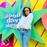 Danielle Nicolet Instagram - Feelin’ Groovy…🌻 #Summertime