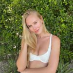 Danika Yarosh Instagram - last moments of summer 🌞🌿🍓🦋