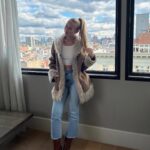 Danika Yarosh Instagram - ☁️🧸🏙️🤎🍂🚖 @11_howard