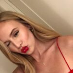 Danika Yarosh Instagram - happy valentine’s lovers ❤️‍🔥🏹💌💋🌹