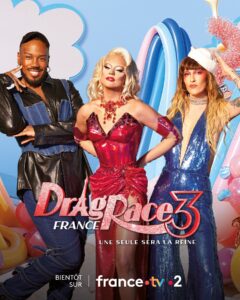 Daphné Bürki Instagram - Nicky, Daphné et Kiddy sont de retour ! 😍😍😍 Avec leur bienveillance, leurs conseils mais surtout leurs jeux de mots et leurs looks LÉ-GEN-DAIRES ! Vous les inondez d’amour ? 🫶 Drag Race France saison 3, c’est très bientôt sur la plateforme france.tv et sur France 2 🏁