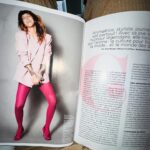 Daphné Bürki Instagram - Je fais la couv de Cosmoooo! 🙈@cosmopolitan_fr C’était un rêve d’ado! Merci pour votre accueil la team Cosmo! J’ai enfilé mon plus beau jean et du mascara bleu pour se parler un peu de la vie, de culture ou de mon addiction à l’adrénaline! 🤸‍♀️ J’espère que ça vous plaira vous qui me suivez depuis un moment, c’est en kiosque! Je vous embrasse ✨ Merci la belle équipe! @vanessacoquet @isabel_alves_chicetpop @elsamargo @marie_laure_soule 📷 @fredericpinet Beauty @marieke_thibaut pour @maccosmeticsfrance qui m’a fait les yeux bleus 💙 Hair @mathieuguignaudeau