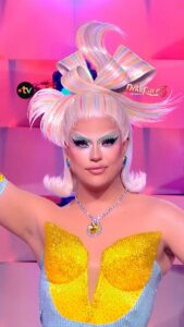 Daphné Bürki Instagram - Plus qu’une semaine ! Nouvelles reines, nouveaux défis, guests légendaires : Drag Race France est de retouuur ! 🔥 La grande première de #DragRaceFrance saison 3 c’est vendredi 31 mai dès 19h sur la plateforme france.tv et à partir de 22h55 sur France 2 !
