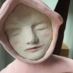 Daphné Bürki Instagram - J’ai récupéré mon épée @angele_metzger ✨🗡️✨ Je l’adore, je t’adore Angèle! Tu es si douée (pas seulement par ce que tu es ma fille dans Chair tendre) (toujours visible sur @france.tv ) 💕 Les guerrières t’embrassent, Suzanne, Hedda et moi!