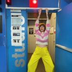 Daphné Bürki Instagram – Point Look. Point Barre. Au fond du studio! À votre demande! #culturebox #culturemode #aprestout 

Je vous embrasse fort 

1. Total look @thefrankieshop  shoes @adieushoes 
Bijou @lujparis 

2. Pull @thefrankieshop 
Pantalon @cfcl_official 
Shoes @adieushoes 

3. Veste/pantalon @yoox 
T-shirt @jadduuofficial 
Shoes @louboutinworld 
Bijou @lujparis 

4 et 5. Veste @thelabeledition 
Pantalon @bluemarbleparis 
Shoes @rogervivier 
Bracelet @jeannette__studio 

6. Top et gilet @studio_lafetiche 
Shoes @laurencedacadeparis 

7. Ensemble @heimstone 
Shoes @laurencedacadeparis 

8, 9 et 10. Pull @surpriseparis 
Pantalon @essentielantwerp 
Shoes @mango 
Boucle d’oreille @saison1865 
Collier @lamomebijou 
Sac @cahuparis 

📷 et Partner mode @capucine.cbc 
Beauty @annabelgrangere @celineregnard_makeup @alicedechavanne 
Hair @manuecoiff