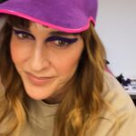 Daphné Bürki Instagram - Je passais devant la vitrine en reluquant les couvre-chefs comme des bonbons, je n’ai pas été déçu! Et hop, un coup de cœur pour les casquettes et la savoir faire de @pierre_courtial 🧢 #savoirfaire #madeinfrance #casquette