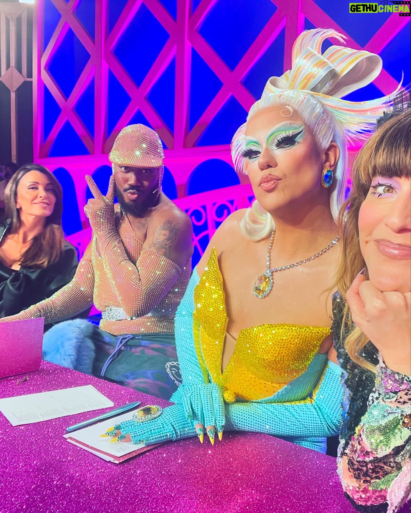 Daphné Bürki Instagram - C’est repartiiii! 🏁 La grande première de #DragRaceFrance saison 3 c’est vendredi 31 mai dès 19h sur la plateforme @france.tv et à partir de 22h55 sur @france.2tv ! Retour en famille avec @thenickydoll et @kiddysmile et les ami.e.s @jeniferofficiel et @charlesdevilmorin Point Look. Point Barre !!! Robe Drama 🖤 @oliviertheyskens (FAN! MERCI Oliver) Coiffe Bibi joli @maisonmichel Beauty par l’unique @marieke_thibaut pour @maccosmeticsfrance Hair @la_bonnemaison avec @hairluxuryparis Partner @capucine.cbc