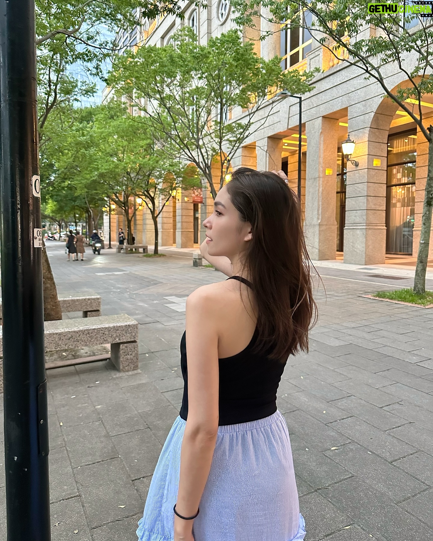 Dara Hanfman - 2.4K Likes - 結婚週年快樂❤️
今晚六點上我們的婚禮記錄跟大家分享🎉
衣服 @misshanfman 倒數收單~