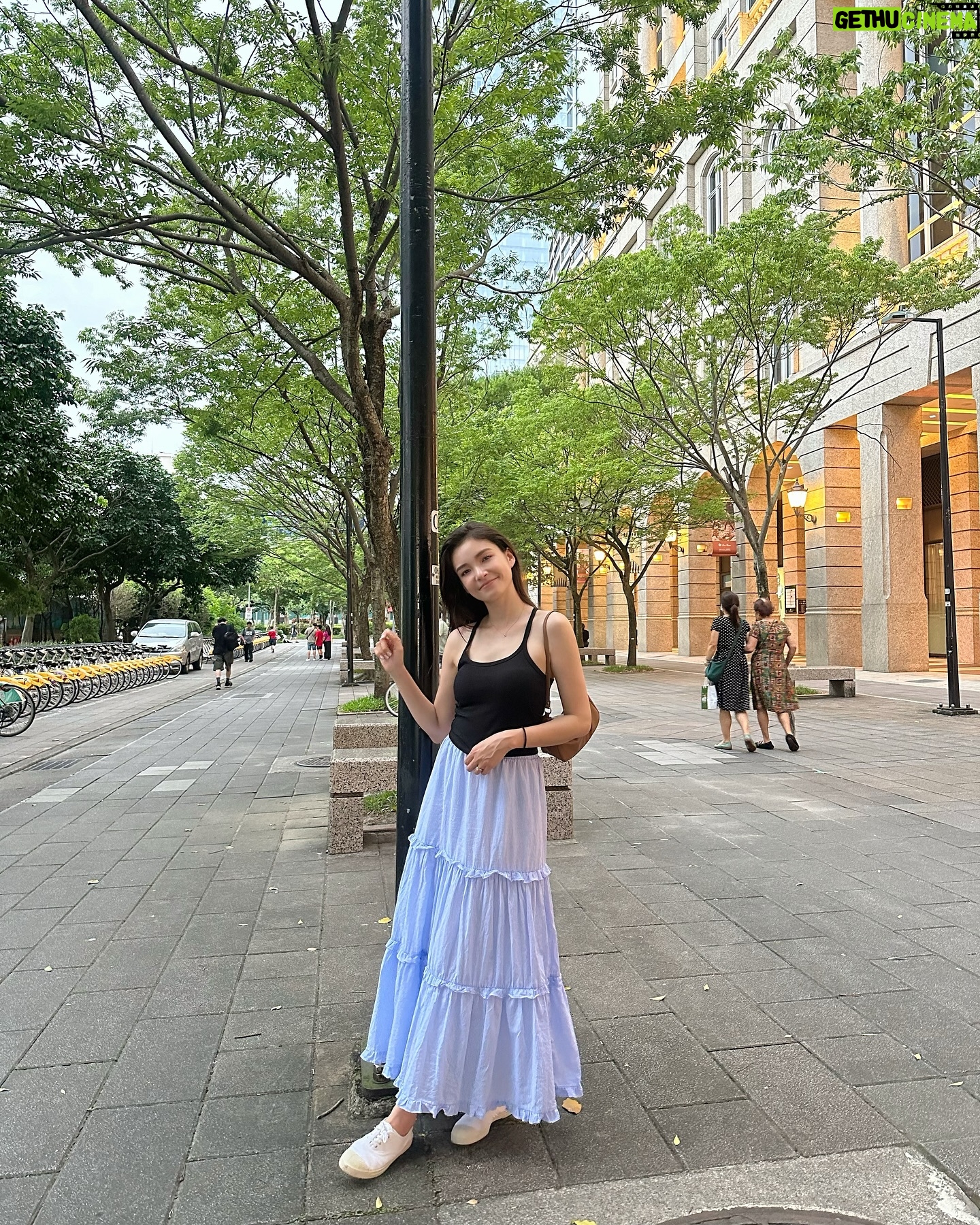 Dara Hanfman - 2.4K Likes - 結婚週年快樂❤️
今晚六點上我們的婚禮記錄跟大家分享🎉
衣服 @misshanfman 倒數收單~