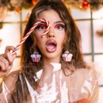 Dara Instagram – Merry Christmas 🎄❄️🎁 

Photography, Styling & Make-Up @the.trackers.official 
Hair @kristiyan.milev 
Look created by @dimitar_ivaylov_todorov 
Location @areab19.studio