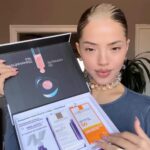 Dara Instagram - Unbox the new MELA B3 with me! ❤    Серумът на La Roche-Posay е перфектниятsolution за хиперпигментация. В комбинация с новата активна съставка Melasyl и освежаващ флорален аромат, продуктът намалява броя на тъмните петна и ги изсветлява до 2 седмици. #likeneverbefore, #larocheposaypartner, #larocheposayskincare #melab3 @larocheposay