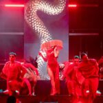 Dara Instagram - Ляво Дясно 🐍🐍🐍 Благодаря ви ❤️ @venztagram @milendankov @virginiarecords @stell_makeup_artist @georgi_petkov__ @bgradio_official @msaq1973 @krstevski_srgjan_art