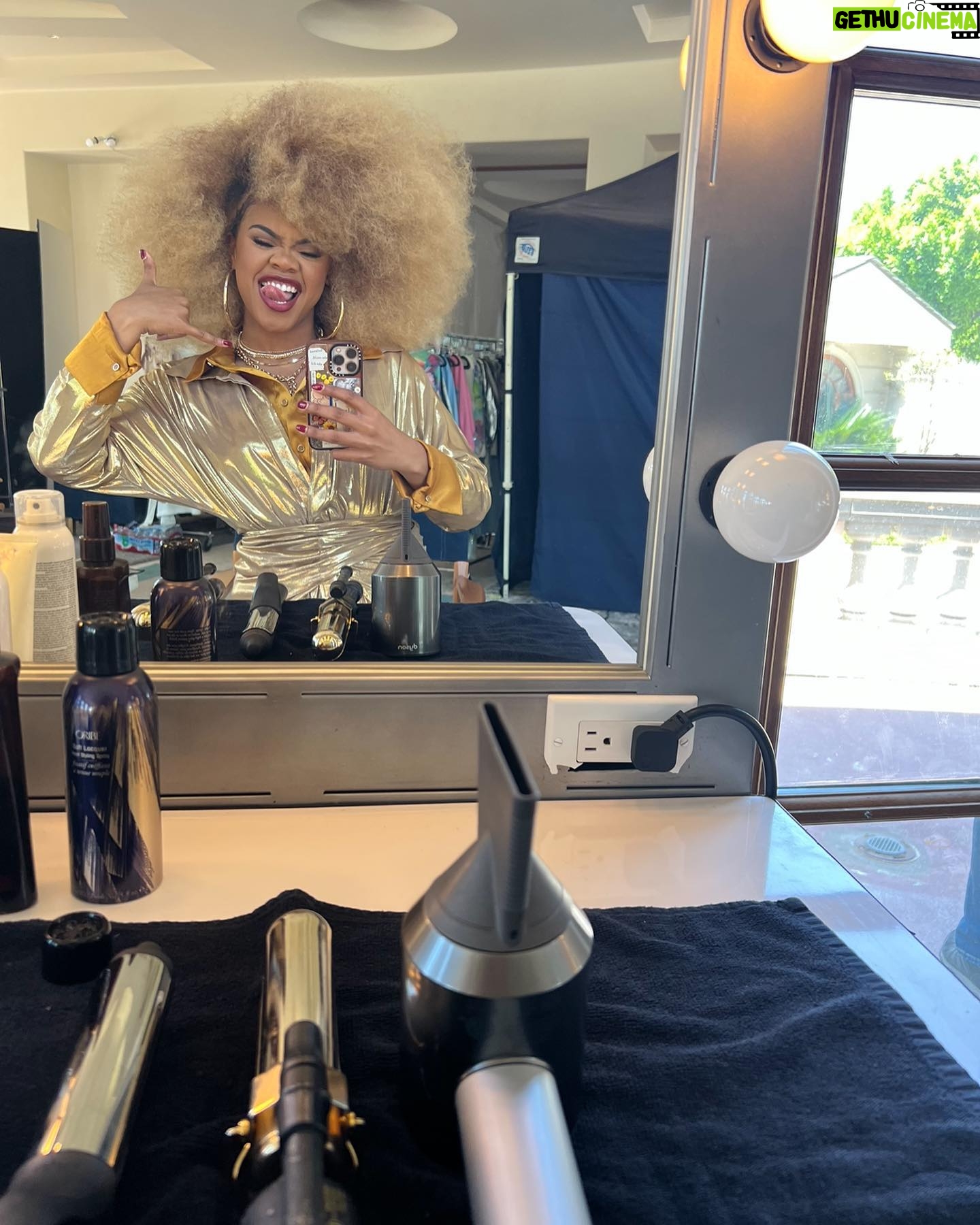 Dara Reneรฉ Instagram - Big Hair is a MUST WEAR!!๐๐
๐ฝ๐โบ๏ธ