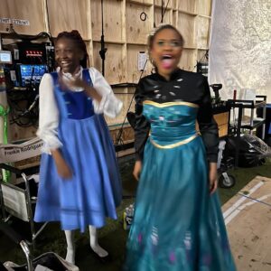 Dara Reneé Instagram - Wow…Look  how fast the night changes❤️🥹 Kourtney was only written to be in ONE EPISODE and now by the grace of God I have become the FIRST BLACK TELEVISED ELSA!! I never thought I could be the princess, never thought I was pretty enough, small enough, dainty enough but NOW y’all have shown me otherwise❤️🥹 I’m crying writing this because our supporters of HSMTMTS have made me feel so special and so wanted ❤️ I never knew I could be the princess that gets the happy ending but today y’all have given me that❤️ BIG Thank you to the Cast and Crew for being there for me ALWAYS and Thank you to my supporters for saving me🥹❤️ LOVE YOU ALL!!!!!!! 
#hsmtmts