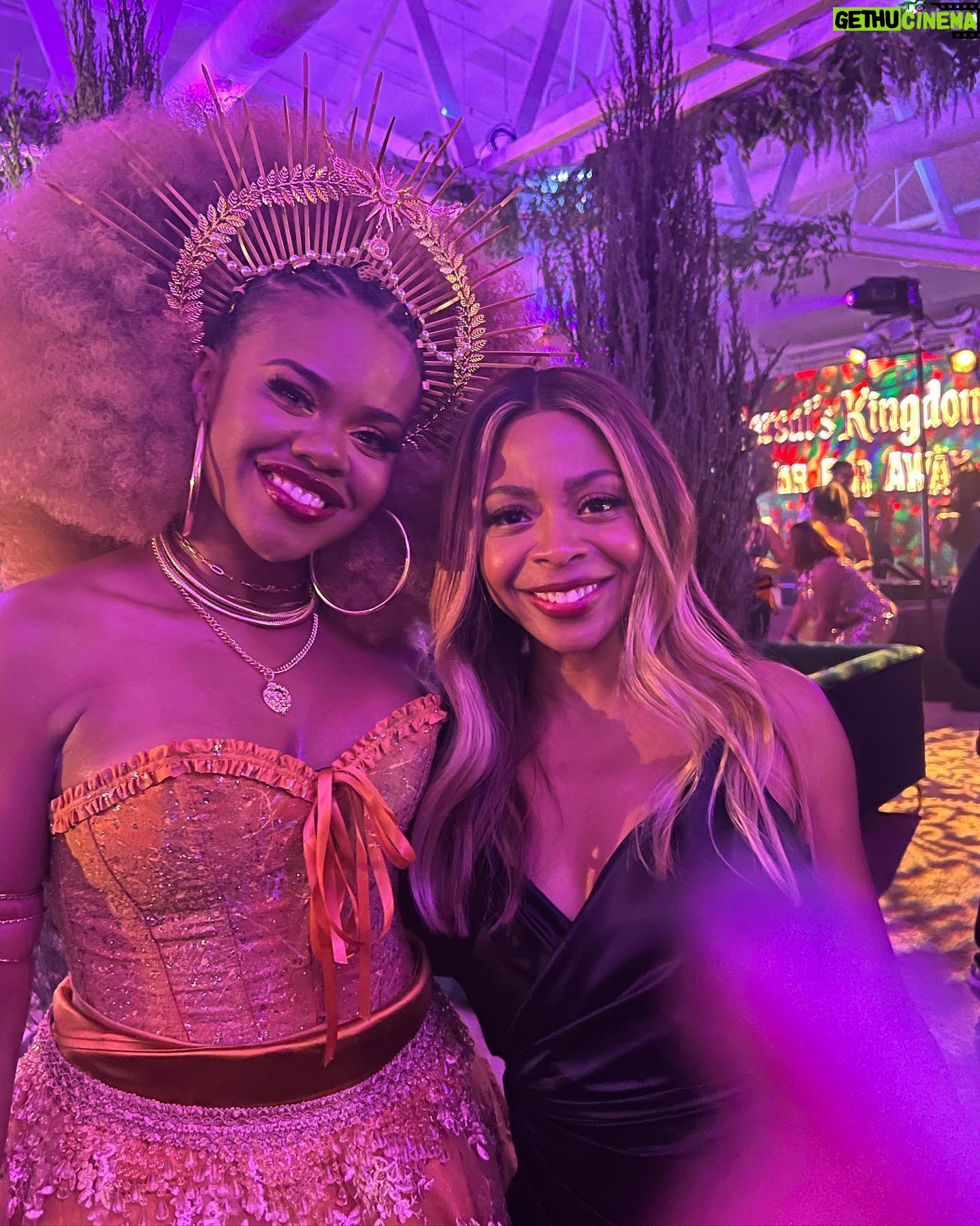 Dara Reneé Instagram - Thank You @marsaimartin for such a magical night!!! HAPPY BIRTHDAY QUEEN!!!😭❤️❤️👑👑🎉🎉. Also this is the first dress I’ve ever designed from SCRATCH!!! From the corset to the skirt yall!! Took a min but thank you @auntfunkyscloset for designing the sheer skirt that I made into a cape and then back to a skirt 😭❤️❤️