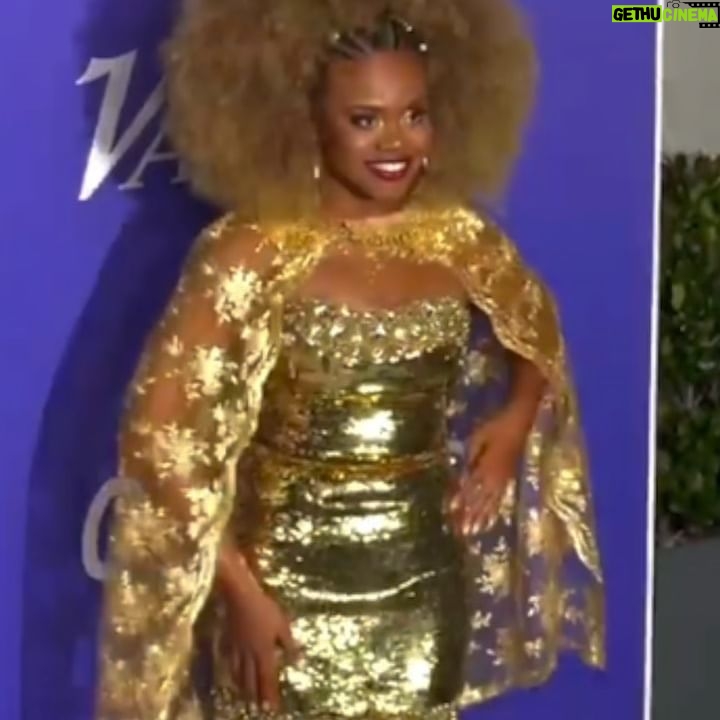Dara Reneé Instagram - Variety Power of Young Hollywood ❤️ Thank you so much for having ya girl!!! 😜Was beyond starstruck by more than half the people there 😭🔥 Ahhhh!! So grateful!! Thank y’all!!! Dressed designed by : @auntfunkyscloset Hair by: @ro_styles_hair Makeup by: Me 😙💛