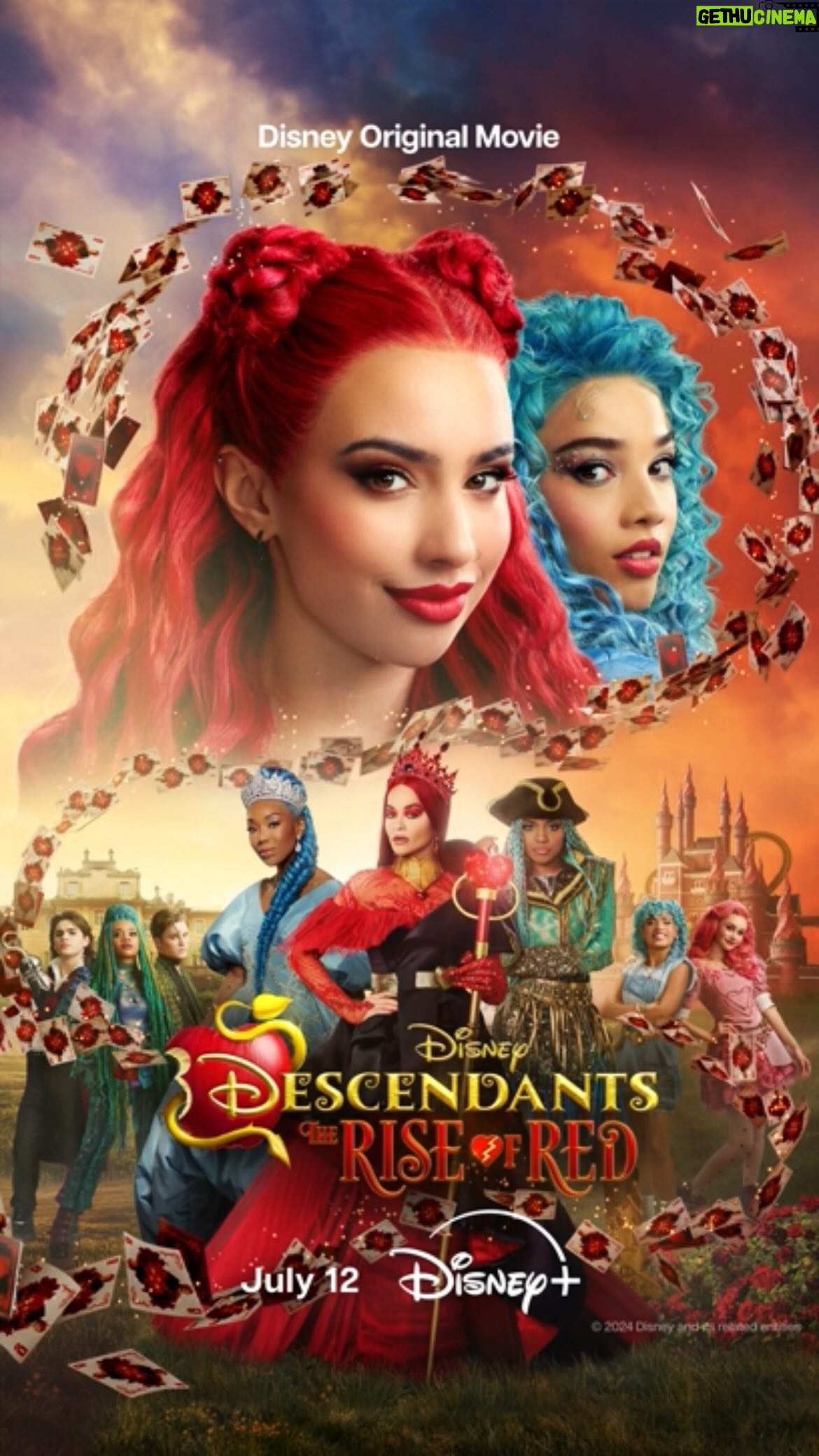 Dara Reneé - 28.9K Likes - It’s TIMEEE!!! First Look at our TRAILER!!!!! Can’t wait for y’all to see what we have in storeeeeee!!!!😏🐙🌊💜☠️ #descendants #Uliana