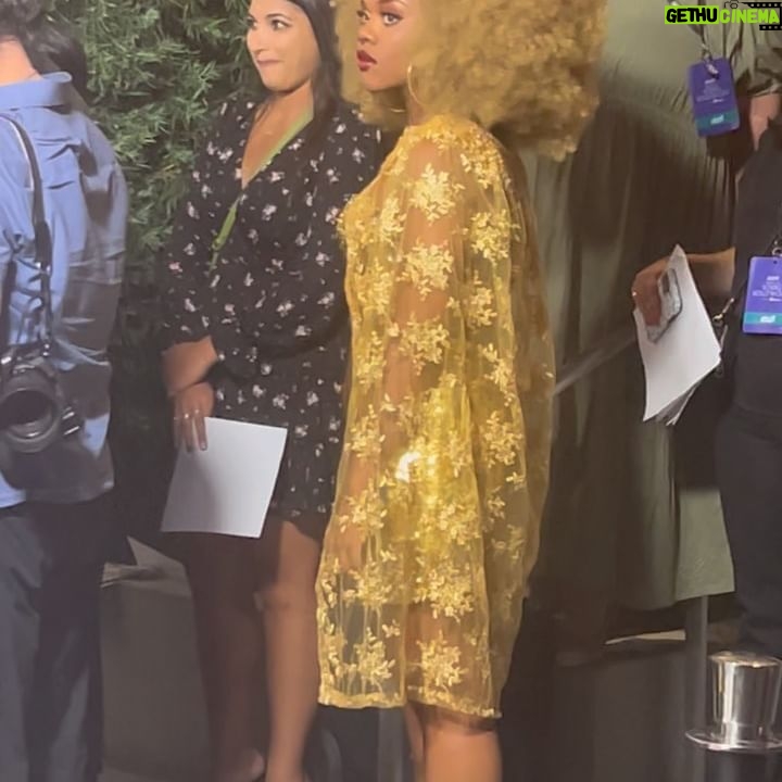 Dara Reneé Instagram - Variety Power of Young Hollywood ❤️ Thank you so much for having ya girl!!! 😜Was beyond starstruck by more than half the people there 😭🔥 Ahhhh!! So grateful!! Thank y’all!!! Dressed designed by : @auntfunkyscloset Hair by: @ro_styles_hair Makeup by: Me 😙💛