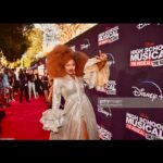 Dara Reneé Instagram - AHHHH!! I know I’m late posting but for the first time in a LONG TIME, I had my family from BMORE come GET LIT WITH ME!! Seeing my family on the red carpet serving like I’ve always dreamed makes all this worth while ❤️ Thank you Jesus for these moments that I prayed for 💛 LOOK YALL!! WE MADE IT🥹❤️❤️ Styled : @mrenriquemelendez Fitted : @auntfunkyscloset Hair: @ro_styles_hair