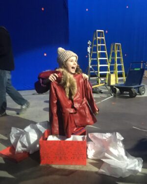 Darby Camp Instagram - Feelin the Christmas spirit with some @christmaschronicles #behindthescenes 🎄

#thechristmaschronicles #bts 
@netflix @netflixfilm