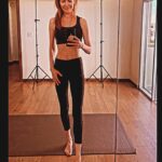 Darby Stanchfield Instagram – 💥My bossy trainer says get after it every day if you want to get strong. I’ve had to do push-ups for 3 years before I could do a set of proper ones. 💥 I love the endorphins, the mind/body strength that develops, the challenge of showing up for myself every day no matter if I feel like it or not, and the underrated empowerment of being strong enough to haul heavy luggage or bulk-size groceries or wheelbarrows of compost or whatever.💥🚀 I was the kid who was picked last in team sports. That kid is doing just fine.💥