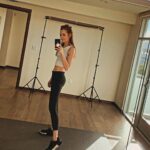 Darby Stanchfield Instagram – 💥My bossy trainer says get after it every day if you want to get strong. I’ve had to do push-ups for 3 years before I could do a set of proper ones. 💥 I love the endorphins, the mind/body strength that develops, the challenge of showing up for myself every day no matter if I feel like it or not, and the underrated empowerment of being strong enough to haul heavy luggage or bulk-size groceries or wheelbarrows of compost or whatever.💥🚀 I was the kid who was picked last in team sports. That kid is doing just fine.💥