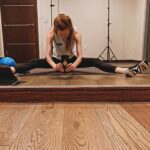 Darby Stanchfield Instagram – 💥My bossy trainer says get after it every day if you want to get strong. I’ve had to do push-ups for 3 years before I could do a set of proper ones. 💥 I love the endorphins, the mind/body strength that develops, the challenge of showing up for myself every day no matter if I feel like it or not, and the underrated empowerment of being strong enough to haul heavy luggage or bulk-size groceries or wheelbarrows of compost or whatever.💥🚀 I was the kid who was picked last in team sports. That kid is doing just fine.💥