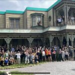 Darby Stanchfield Instagram - Heart on my sleeve post: I went into this @lockeandkeynetflix series with excitement and an openness, ready to play. What happened was my heart cracked wide open for this company. @mereschmere and @carltoncuse thank you for such phenomenal leadership in this slice of Heaven that we got to call the #lockeandkey family for 3 seasons. Our badass crew, our incredible cast, writers, directors and producers —I am so grateful for you, and have so much love and appreciation for each and every one of you and your stunning talents. I loved every moment of this ride playing Nina Locke and I will cherish this experience forever. Fans of #lockeandkey - we hope you enjoy the final season! We appreciate you, and deeply enjoyed making this for YOU. Much love and… #ALOHA!!!!! ❤️💥🗝