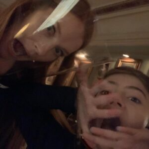 Darby Stanchfield Instagram - S✌🏼 @lockeandkeynetflix 💥THANK YOU EVERYONE for your lovely messages about our show! I read them all and am so grateful to hear from you. ❤️ 

1: Sherrriiiiiii 🥰 
2: Nina’s revolutionary war reenactor🔥
3: First day back 😆
4: what demonnnn…? 😳
5: confessional at Keyhouse 🙏🏼
6: Scot with one T 💕
7: Winterfest ❄️❄️
8: CN Tower experts 😎😎
9: shenanigans ☝🏼
10: our Locke family ❣️

sure do love the cast, crew, & company of #lockeandkey 🎉✨yep sure do 😍