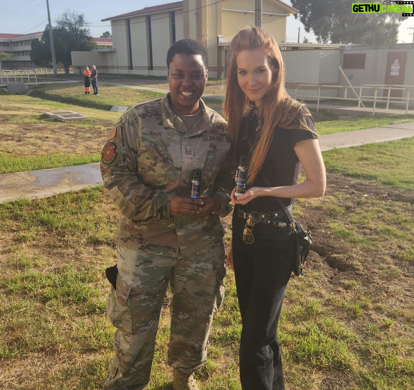 Darby Stanchfield Instagram - Huge honor traveling Europe on a Goodwill Military Tour ๐บ๐ธ with the delightful @pauladelstein @tiyabird @realraymondcruz via #armedforcesentertainment to thank our military men & women for their service! I learned so much and am so grateful for the experience! ๐บ๐ธ