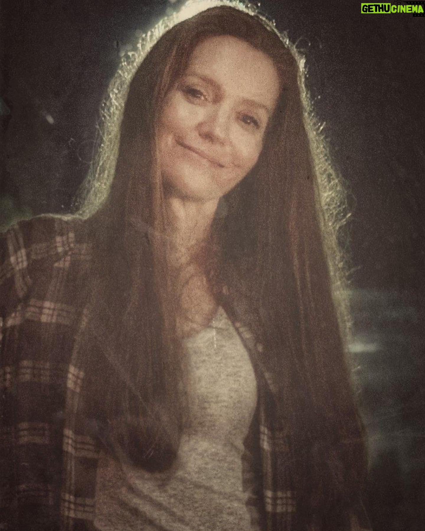 Darby Stanchfield - 13.8K Likes - Which is your favorite Nina?
1- date w/ teacher Nina
2- drunk camping Nina
3-almost get your kid killed snowglobe Nina
4- hungover Nina
5- magic action Nina
6-plant key wedding hostess boss Nina
7- introspective Nina
8- kick Gideon’s ass Nina
9- drunk ruin Christmas Nina
10- happily ever after Nina
2 & 7 📸: @billheckyes
