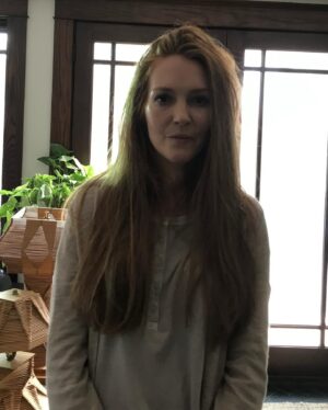 Darby Stanchfield Instagram - Which is your favorite Nina? 
1- date w/ teacher Nina
2- drunk camping Nina 
3-almost get your kid killed snowglobe Nina
4- hungover Nina 
5- magic action Nina
6-plant key wedding hostess boss Nina
7- introspective Nina 
8- kick Gideon’s ass Nina
9- drunk ruin Christmas Nina 
10- happily ever after Nina 

2 & 7 📸: @billheckyes