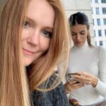 Darby Stanchfield Instagram - BTS season 2 silly shenanigans of @lockeandkeynetflix 😆😆😆 1&2: I chickened out and never said 🙈 3: for our beloved @emiliajonesy 🥰 4: dear Rendell Locke @billheckyes ⚱️ 5: just a real normal day at work ☠️ 6: turtleneck party with @laysladeo 🔥 7: Brinker’s end season 2 quest 😰 8: Nina’s new BF’s infomercial @brendanhines 💰