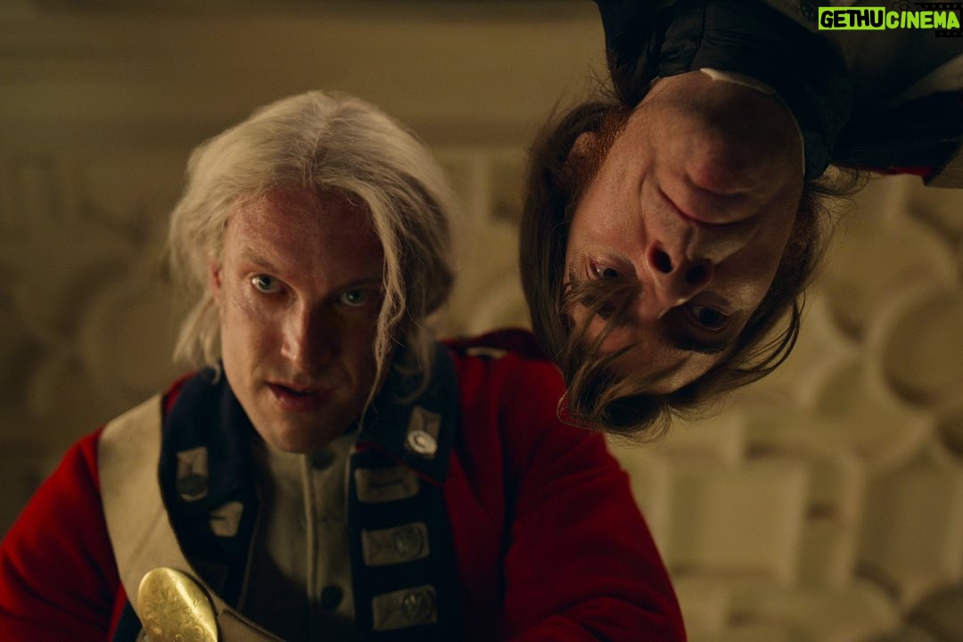 Darby Stanchfield Instagram - Just a normal family… what *more* could possibly go wrong??? 🙃 @lockeandkeynetflix S3 Aug 10th!