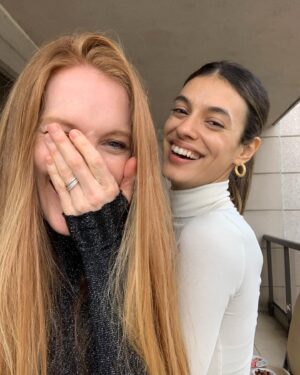 Darby Stanchfield Instagram - 🚨S2 @lockeandkeynetflix NOW STREAMING 🚨 I. Love. These. People. 
I cannot begin to describe what a blast it was working with this incredible cast and crew!  They are fun-loving, talented, hard working people that threw their hearts into this work. We had a blast making #lockeandkeyseason2 and we hope you enjoy it! 💥💥🗝💥