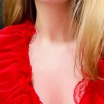 Darcy Rose Byrnes Instagram – Happy VD from Daphne 💋 #valentinesday #music #cover #goodygoody #ukulele #banjolele