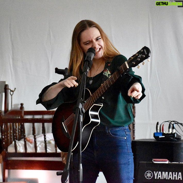 Darcy Rose Byrnes Instagram - Monday vibes. Thanks @wishhouseparks for having me and thanks to those who came by 🔮 (all pics once again by the wonderful @nickandrewcomedy )