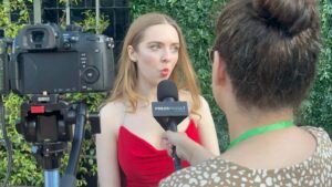 Darcy Rose Byrnes Instagram - On this episode of ‘what is she doing with her face??’