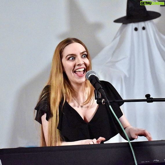 Darcy Rose Byrnes - 3 Likes - Musical Comedian or literal horror movie demon? You decide #comedy #horror #musicalcomedy