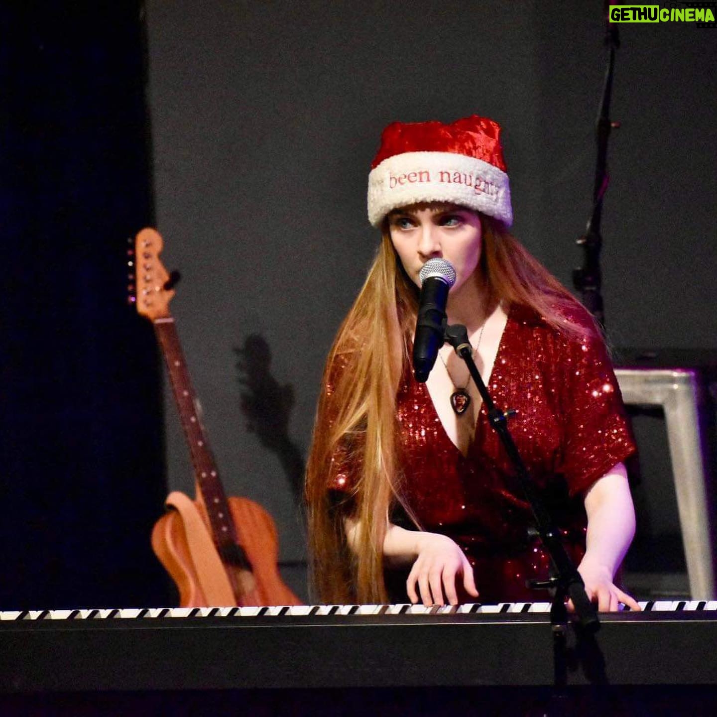 Darcy Rose Byrnes Instagram - I’ve been naughty 😈 #christmas #naughty #music