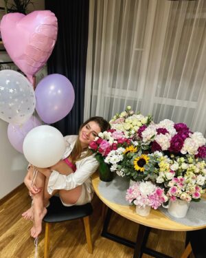 Daria Petrozhytska Instagram - Я так вдячна 🤍

Бажаю вам всього навзаєм! Дякую за всі ваші слова!Дякую вам люди! Дякую всім, хто нас захищає! ДЯКУЮ!🥰