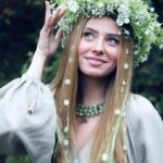 Daria Petrozhytska Instagram - Чим вам не Конотопська відьма чи Мавка 🤔 Посилаю бажання у Всесвіт і натякаю фільм.юа 🙏🏻😅 Як вам образ ? Дякую за фото @vladimir_0531_