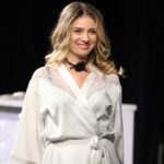 Daria Petrozhytska Instagram - Зовсім скоро побачимось 🤍 І от вам список всіх найближчих вистав і міст: 17.09 Сильні Слабкі Жінки (Вінниця) 18.09 Сильні Слабкі Жінки (Житомир) 30.09 Третій зайвий (Київ) 1.10 Сильні Слабкі Жінки (Львів) 2.10 Сильні Слабкі Жінки (Чернівці) 3.10 Сильні Слабкі Жінки (Івано- Франківськ) 4.10 Сильні Слабкі Жінки (Тернопіль) 7.10 Третій зайвий (Полтава) 9.10 Третій зайвий (Харків) 10.10 Третій зайвий (Дніпро) 11.10 Третій зайвий (Запоріжжя) 13.10 Про що мріють жінки (Васильків) 14.10 Сильні Слабкі Жінки (Київ) 17.10 Про що мріють жінки (Кривий ріг) 21.10 Сильні Слабкі Жінки (Кременчуг) 24.10 Сильні Слабкі Жінки (Жовті Води) 26.10 Про що мріють жінки (Черкаси) 27.10 Третій зайвий (Бровари) 28.10 Про що мріють жінки (Київ) Квиточки на сторінці @exclusive_concert До зустрічі 💋
