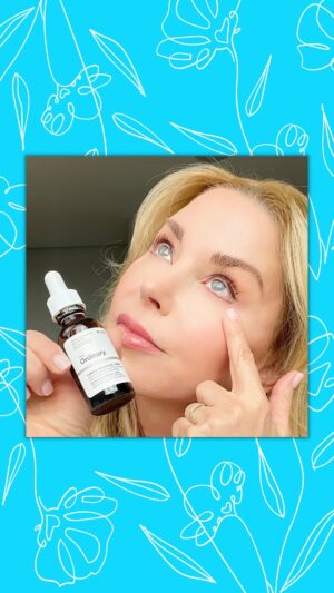 Darnell Cox Instagram - How to get rid of wrinkles around my eyes?! 👀 

My four favorite ways:
✨Retinoids: help turn over cells
✨Micro-current: tightens the skin
✨Silicone Patches: plumps up the skin
✨Microneedling: tells the body to make more collagen 

Want to learn more? DM me “eyes” to get my list of favorite products, or book a 1:1 consultation with me! 

#LookYoungerLonger  #AntiAgingTreatments #EyeWrinkles #Over50Skin