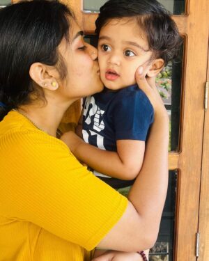 Darshana Das Instagram - Dreams high and ambitions new as you grow,shall come to you fantasies tall and wishes nifty shall make your future life story may god bestow on you dear 
A life full of promise,without any fear I wish the best in the world for you 
Congratulations for turning two 
Happy Birthday Arjun 😍🥰🥰🥰