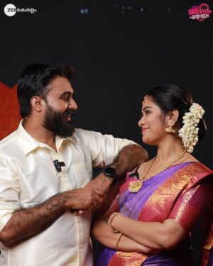 Darshana Das Instagram - Njanum Ente alum @zeekeralam 
Don’t forget 😍😍😍😍✌🏻🌹
@anoop_krishna26