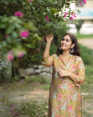 Darshana Das Instagram - 🌼 👗 @mina_designer_boutique 
📸  @storybyd4son